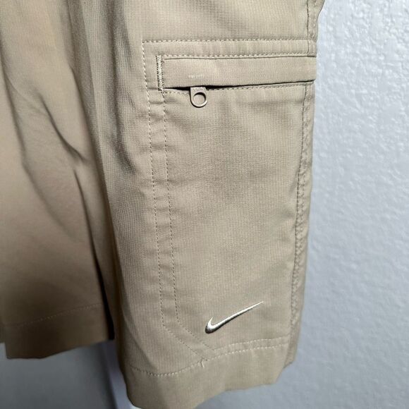 NWOT NIKE Men’s Khaki Golf Cargo Moisture Wicking Shorts - Size 34 - Picture 2 of 6